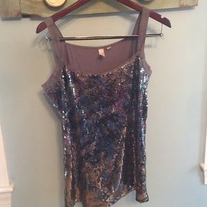 Sequin tank